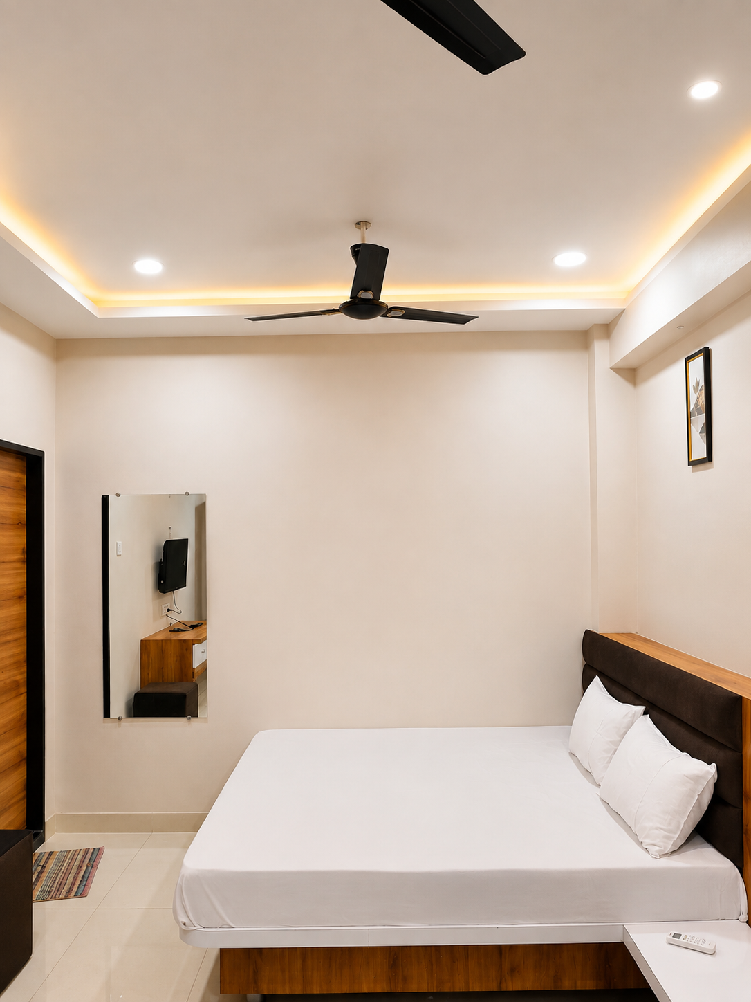 Double Bed AC Room at Hotel Mahadev Kripa, Omkareshwar